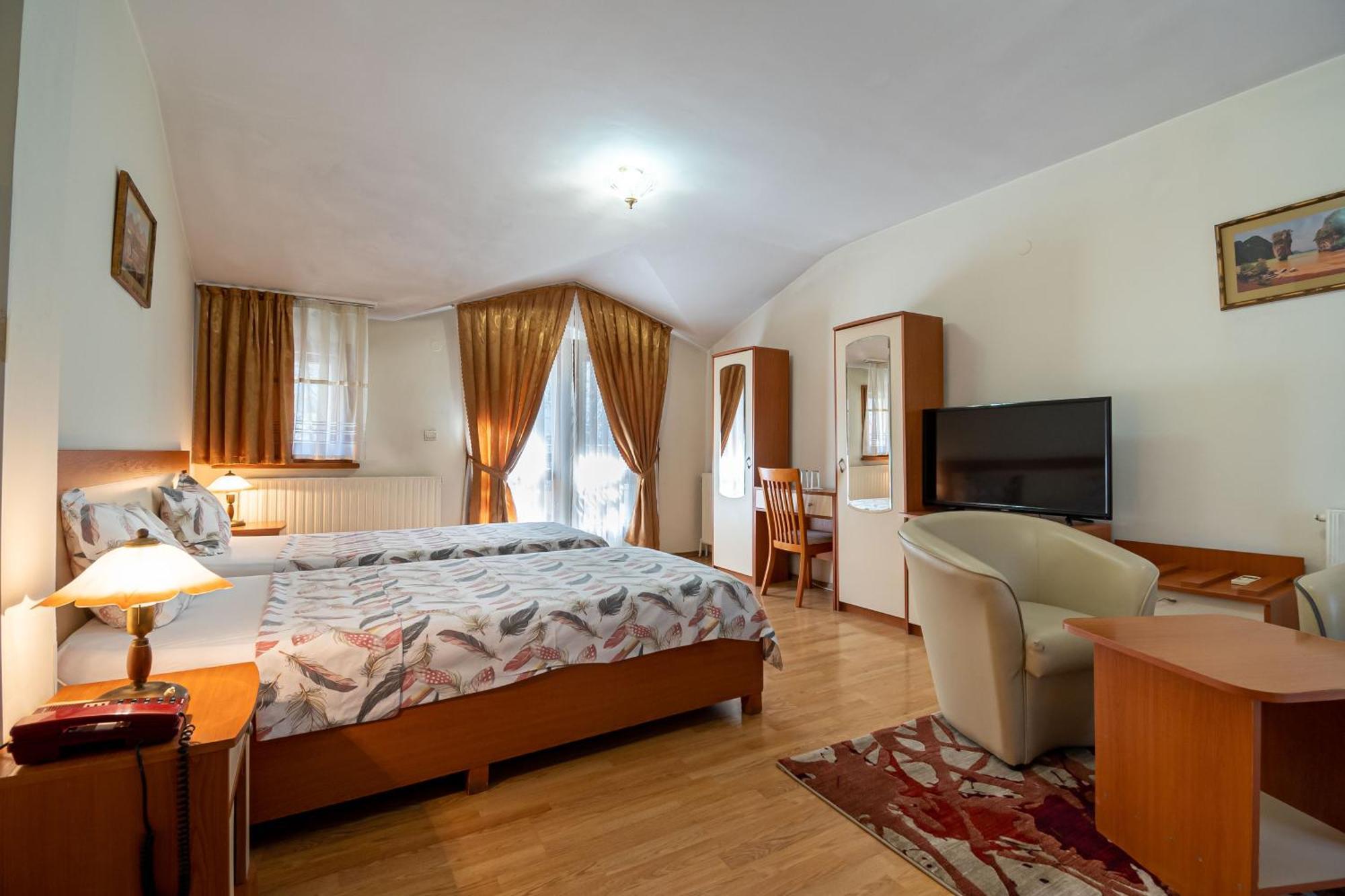 Primavera 1 Hotel Pazardzhik Exterior photo